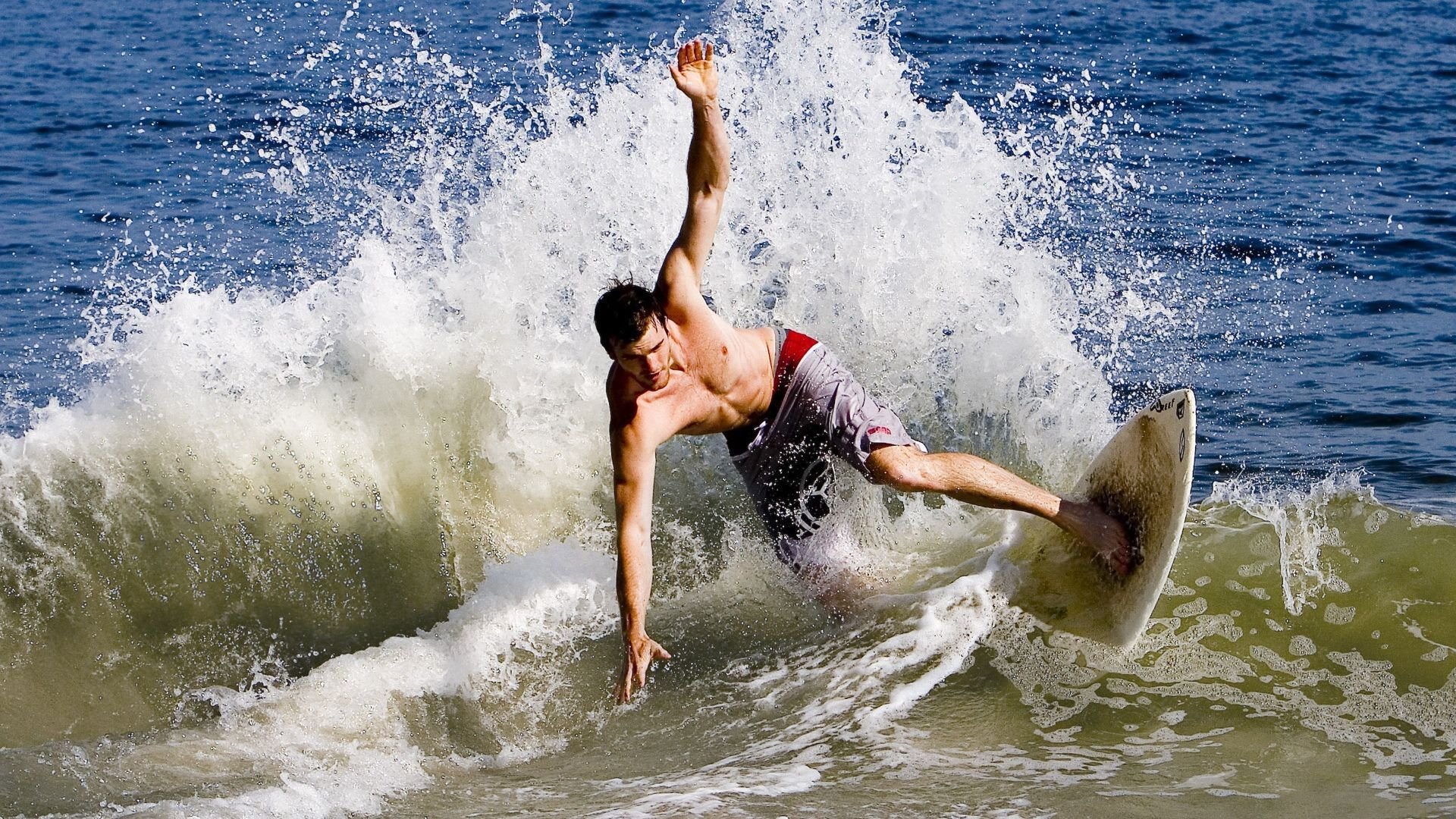 雄鹿不断突破!,穆雷连续三场比赛得分超过败北上演精彩一战